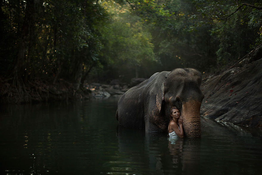 Stunning Photgraphs Of People With Exotic Animals 13