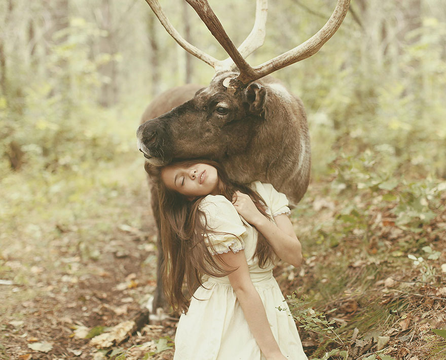 Stunning Photgraphs Of People With Exotic Animals 14
