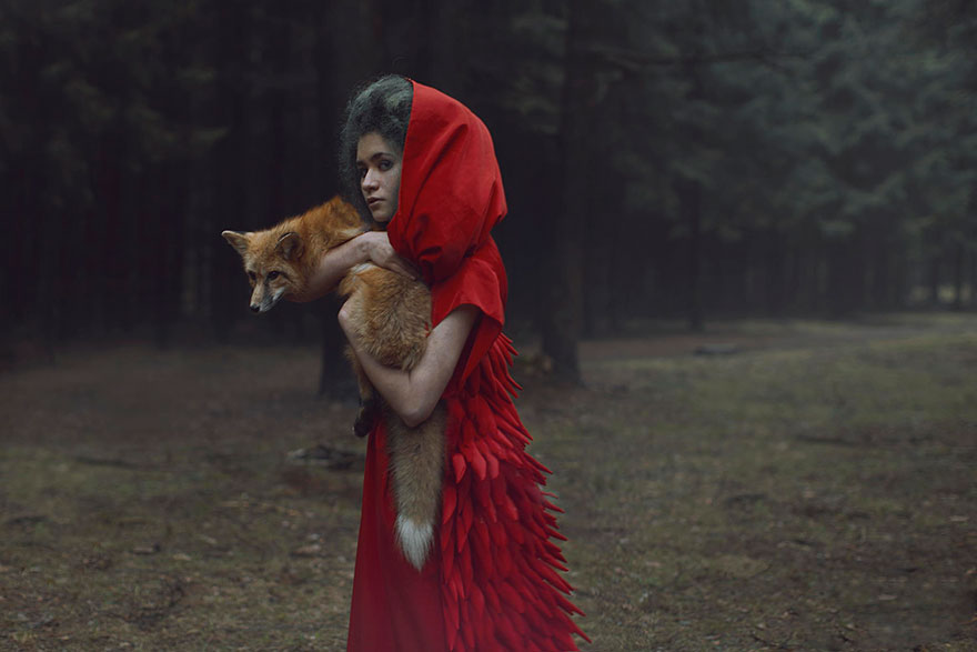 Stunning Photgraphs Of People With Exotic Animals 16