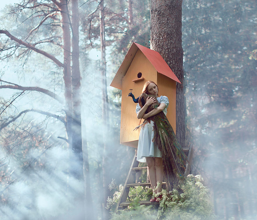 Stunning Photgraphs Of People With Exotic Animals 17