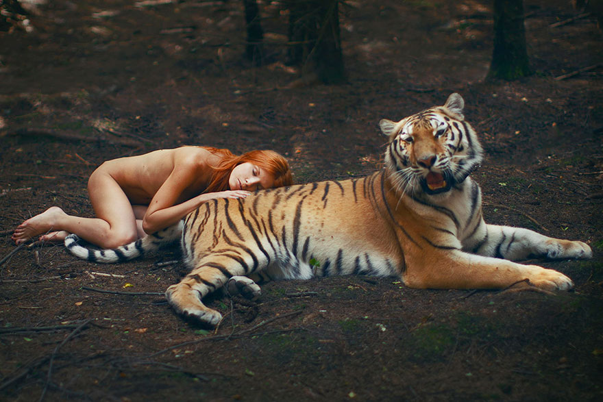 Stunning Photgraphs Of People With Exotic Animals 19