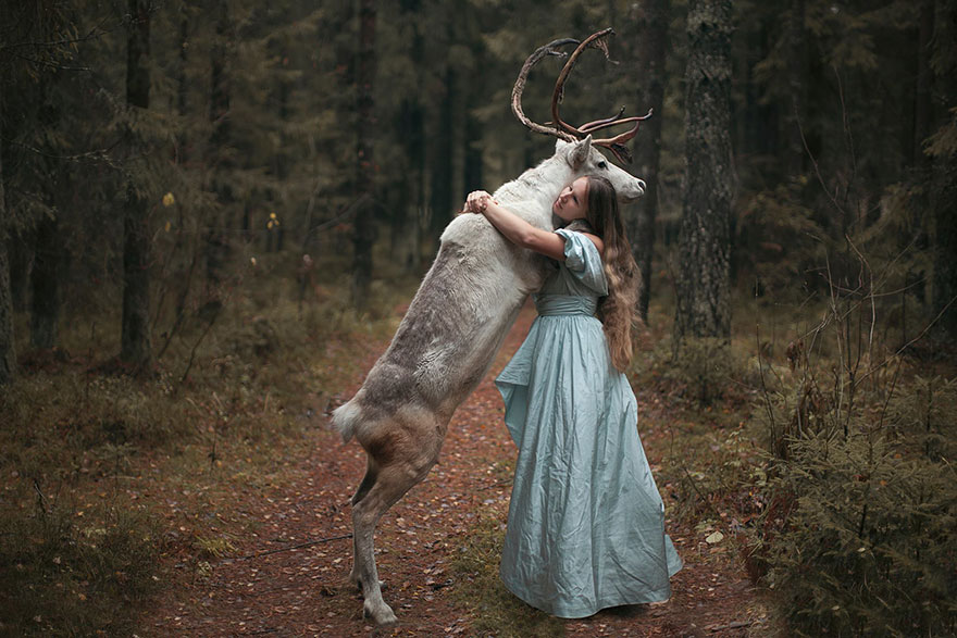 Stunning Photgraphs Of People With Exotic Animals 21