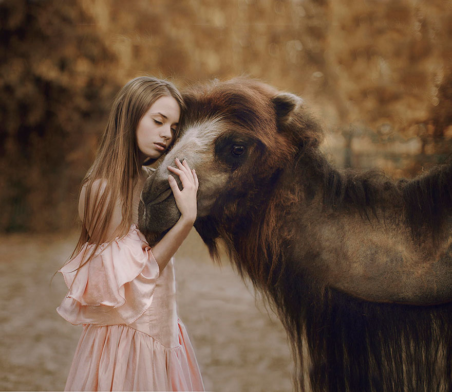 Stunning Photgraphs Of People With Exotic Animals 7