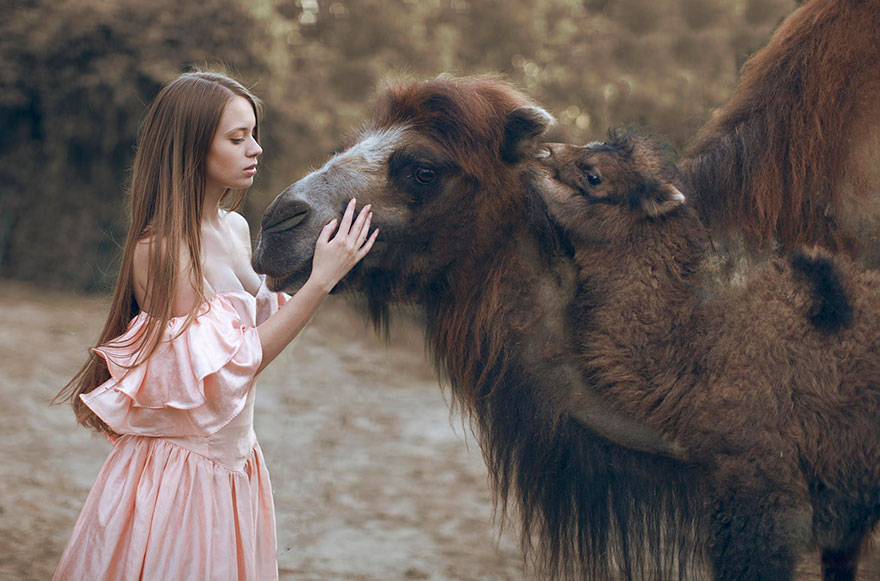 Stunning Photgraphs Of People With Exotic Animals 8