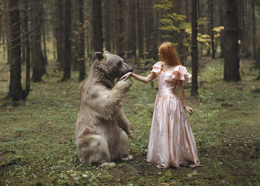 Stunning Photgraphs Of People With Exotic Animals
